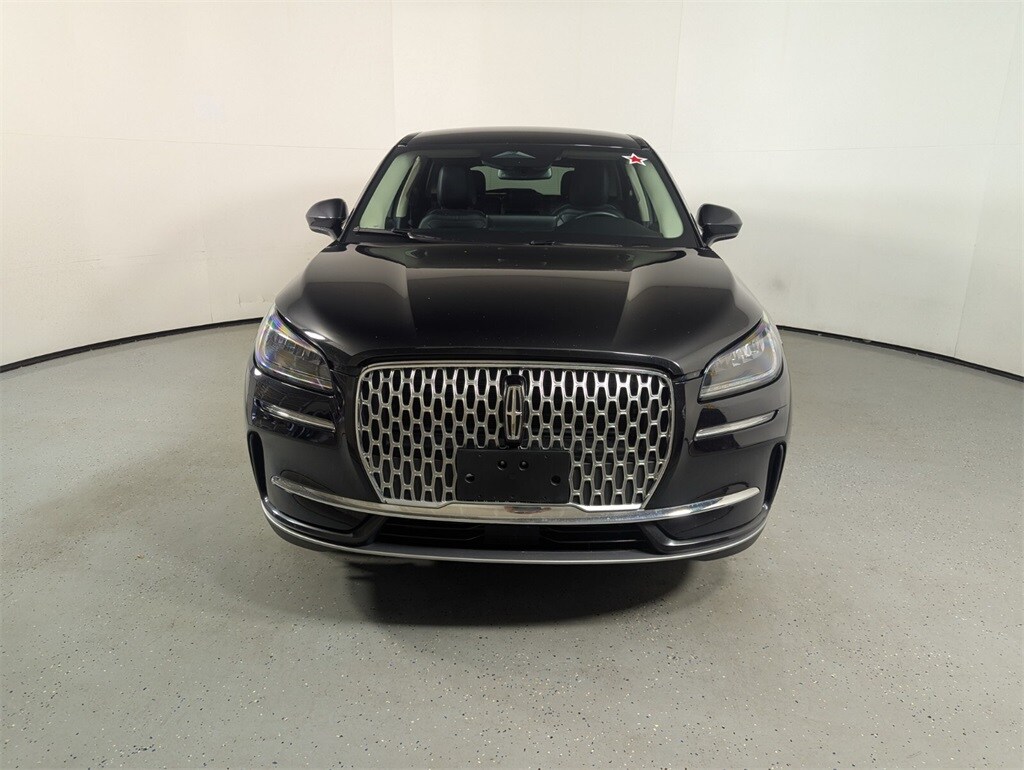 2023 Lincoln Corsair Standard photo 2