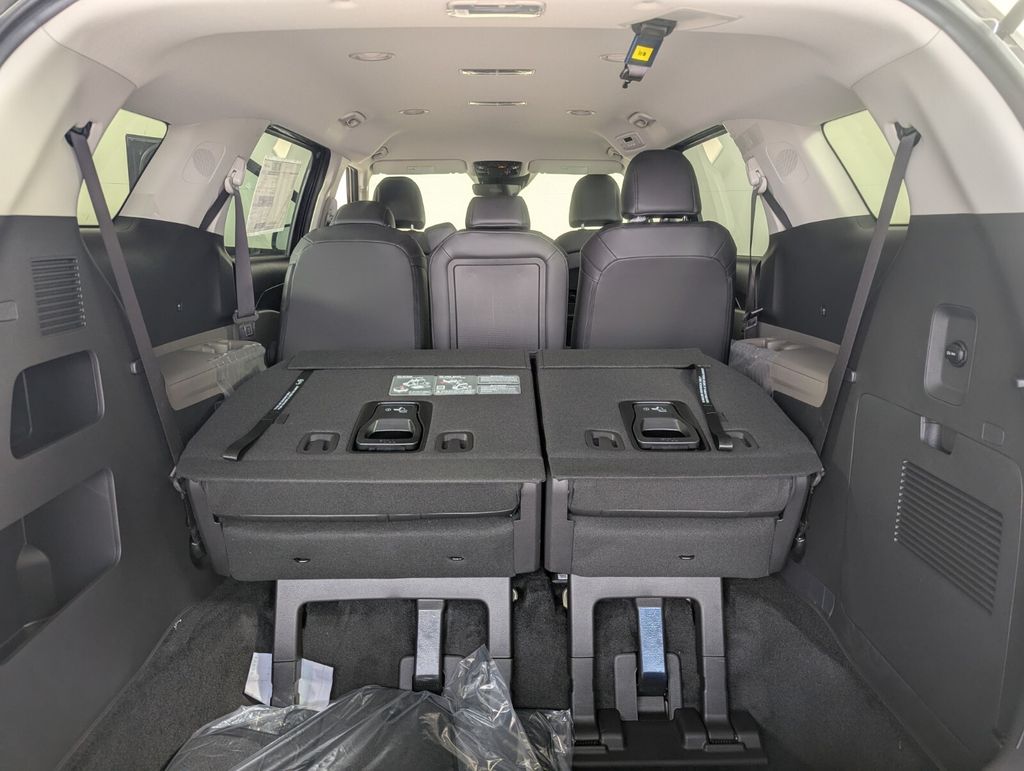 2026 Kia Carnival LXS - Photo 25