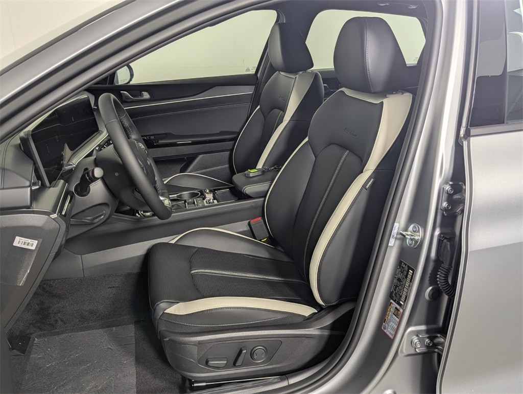 2026 Kia K5 GT-Line photo 12
