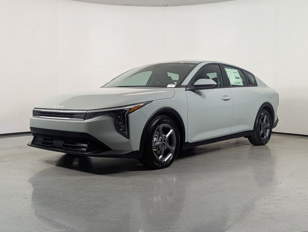 New 2026 Kia K4 LXS Sedan