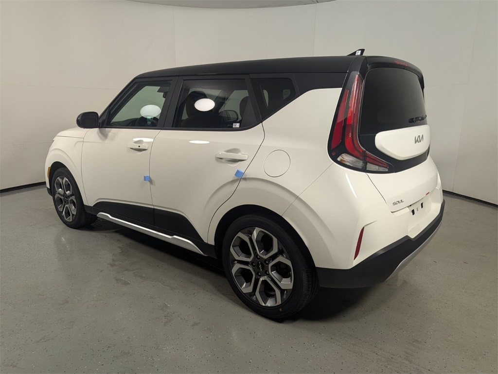 2025 Kia Soul EX photo 4