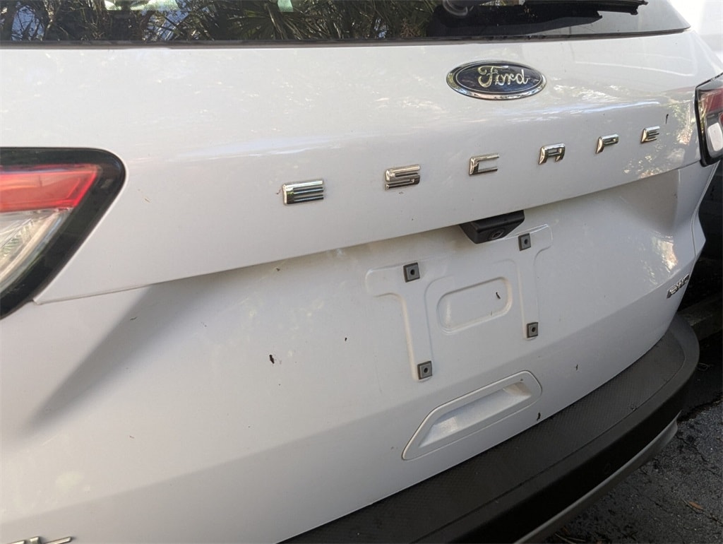 2022 Ford Escape SEL photo 10