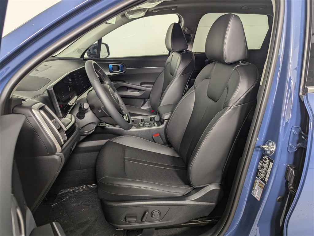 2025 Kia Sorento S photo 13