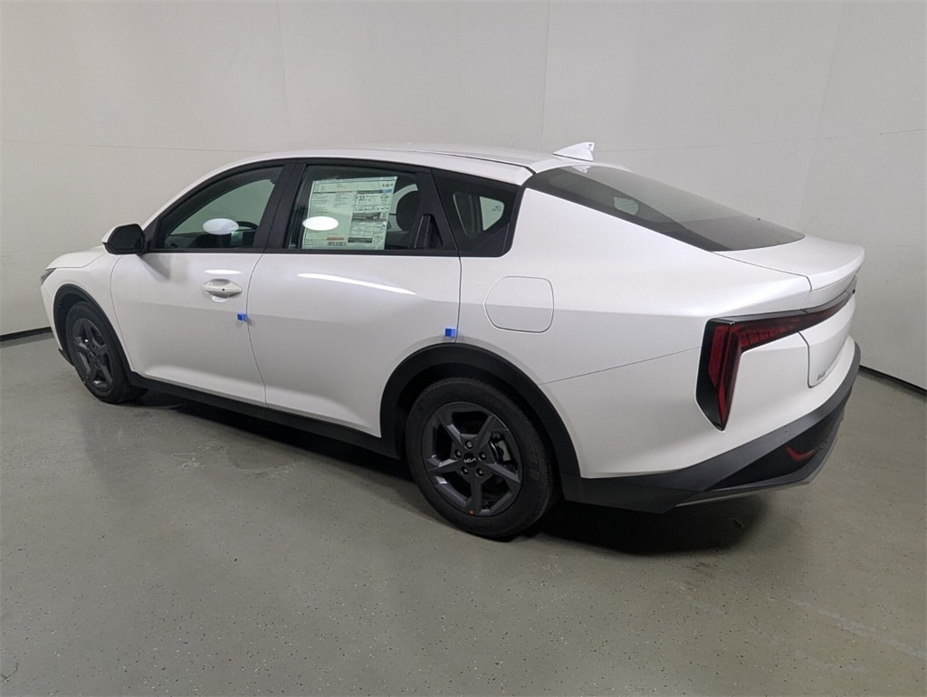 2025 Kia K4 LXS photo 5