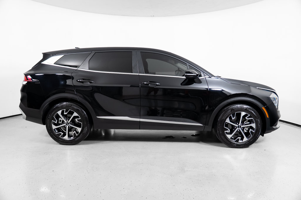 Used 2024 Kia Sportage EX SUV