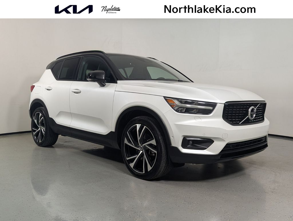 2021 Volvo XC40 T5 R-Design AWD's photo