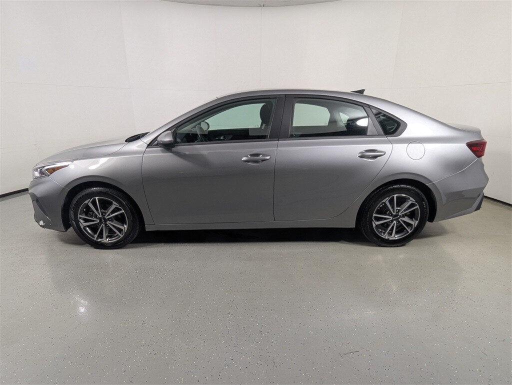 2022 Kia Forte LXS photo 4