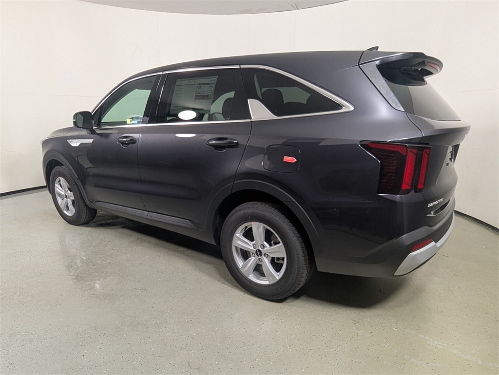 2026 Kia Sorento LX photo 5