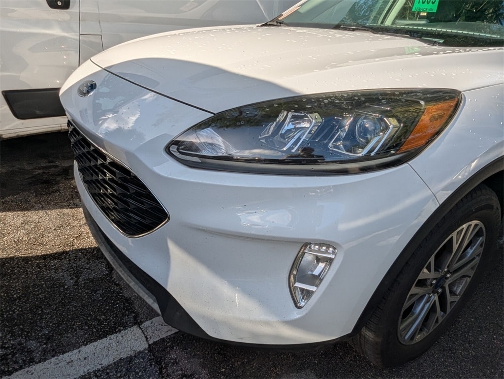2022 Ford Escape SEL photo 3