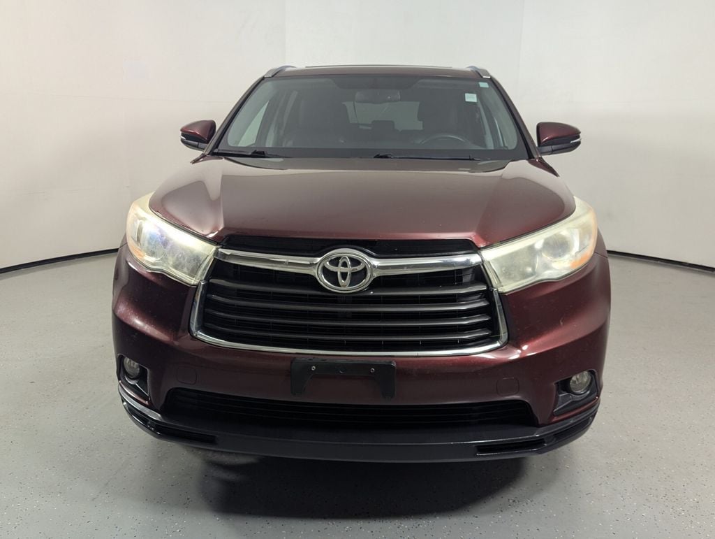 Used 2014 Toyota Highlander XLE with VIN 5TDJKRFH4ES057516 for sale in Palm Beach Gardens, FL