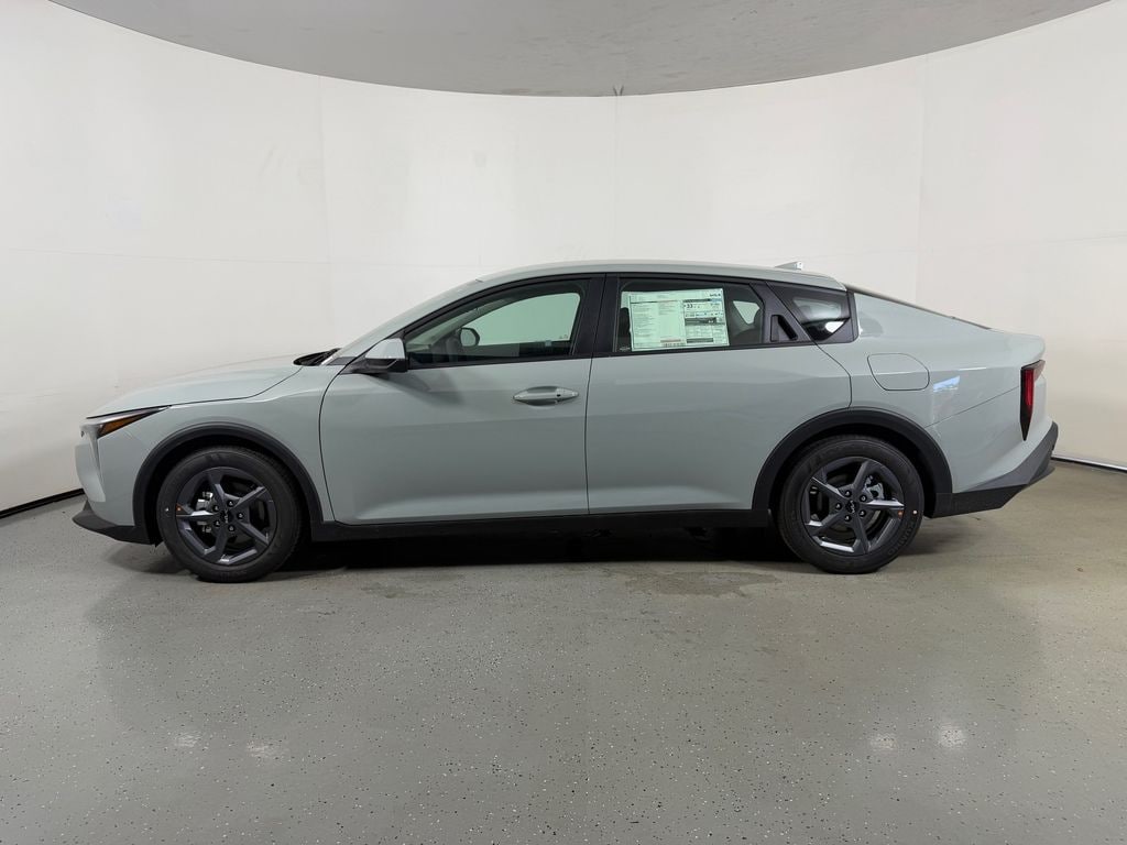 New 2026 Kia K4 LXS Sedan