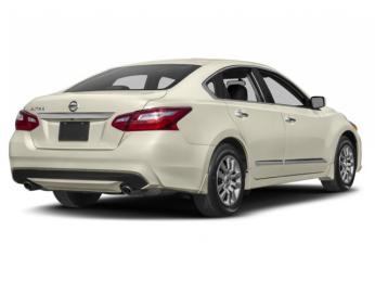 Nissan Altima Exterior Rear