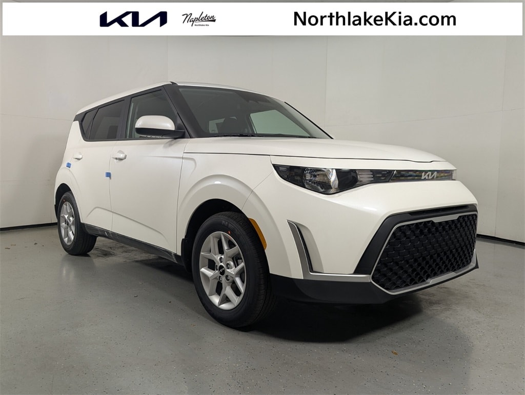 2025 Kia Soul LX's photo