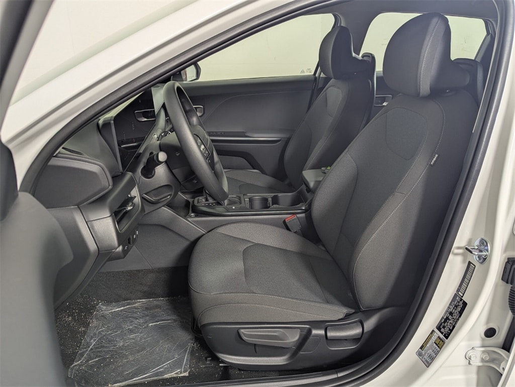 2025 Kia K4 LXS photo 10