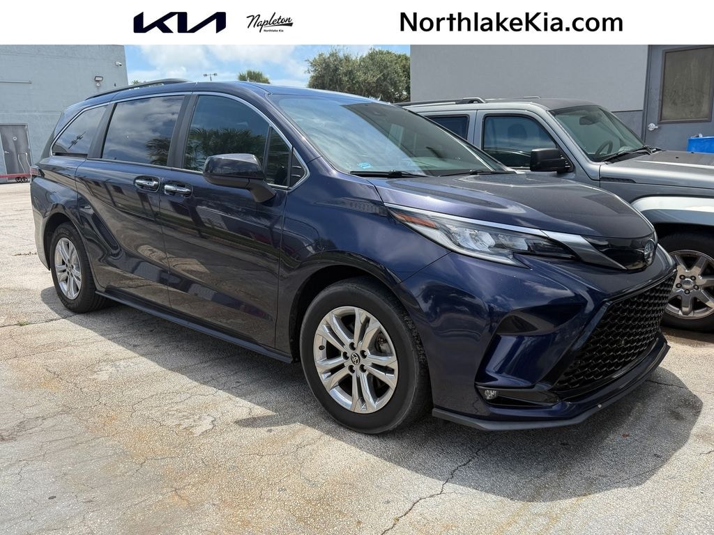 Used 2022 Toyota Sienna XSE Minivan/Van