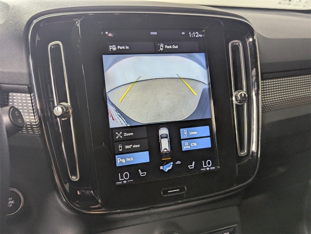 2019 Volvo XC40 R-Design photo 21
