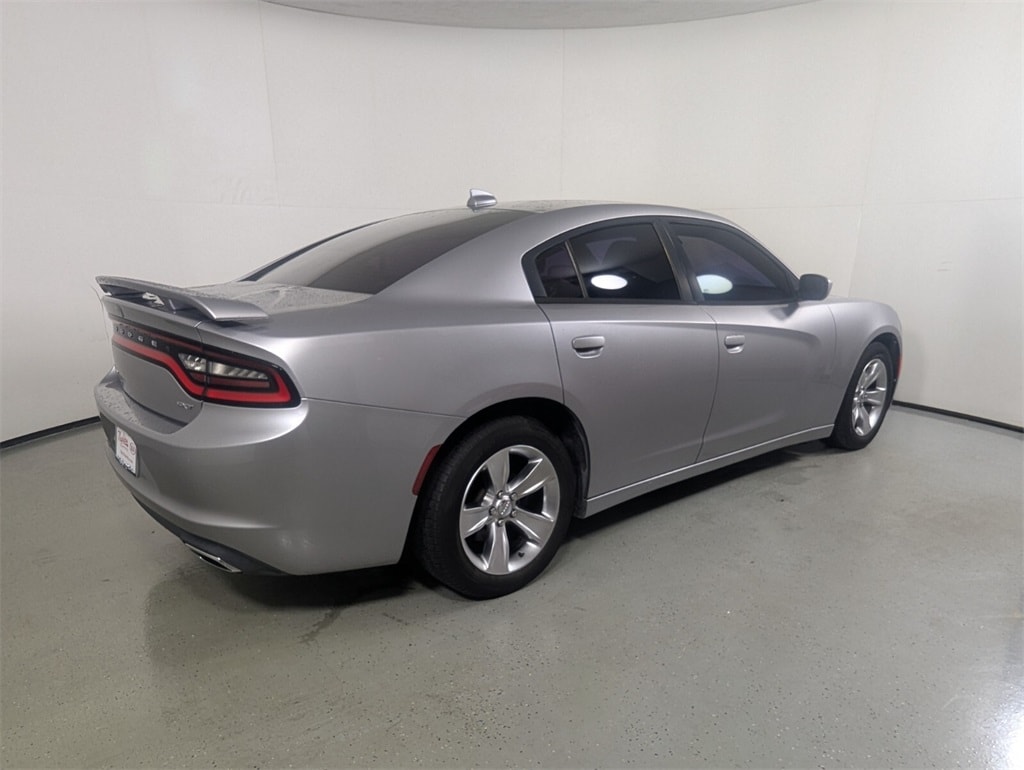 2015 Dodge Charger SXT photo 7
