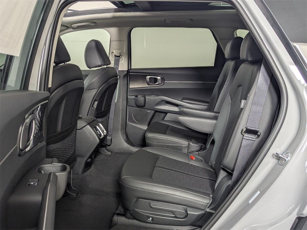 2026 Kia Sorento EX photo 21