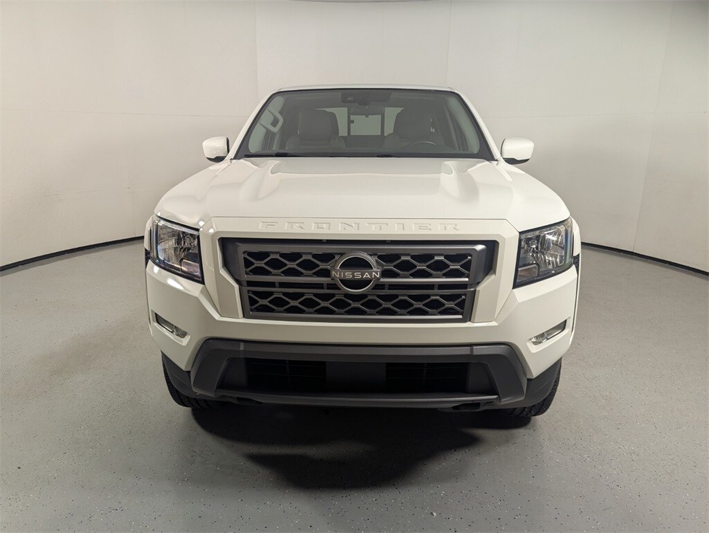 2022 Nissan Frontier SV photo 2