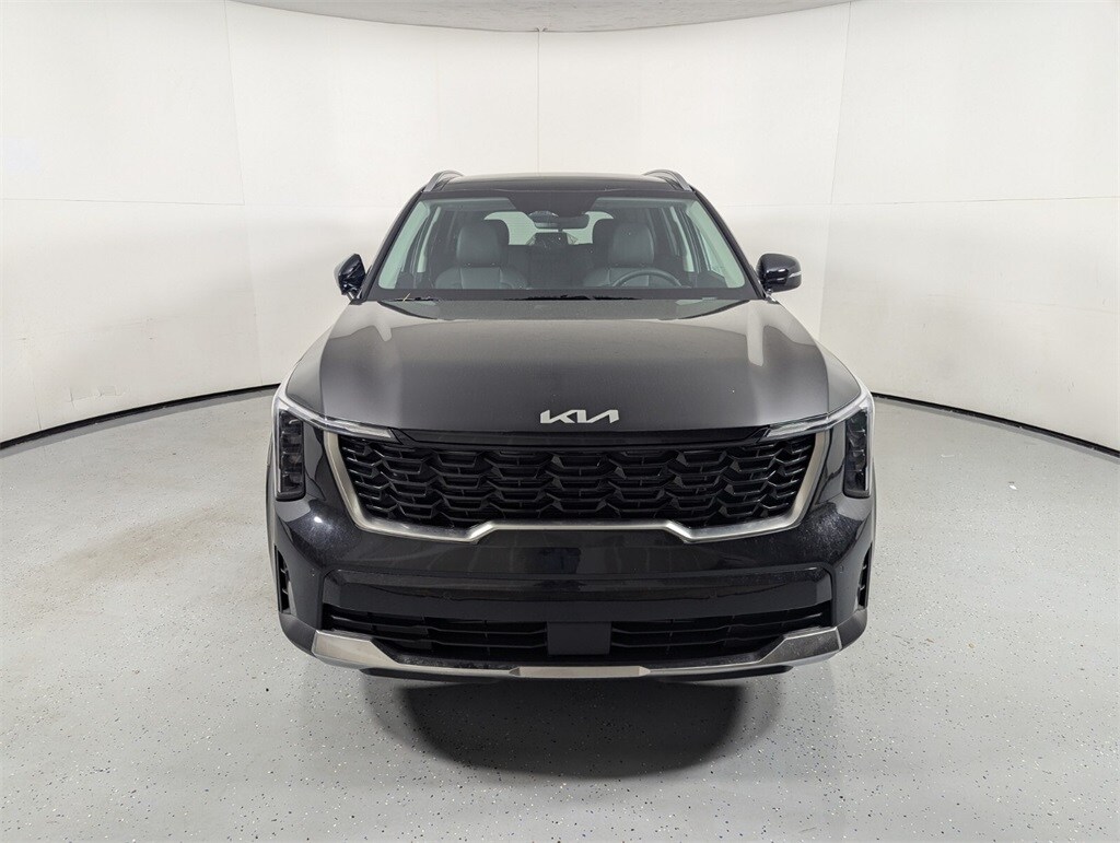 2025 Kia Sorento S photo 2