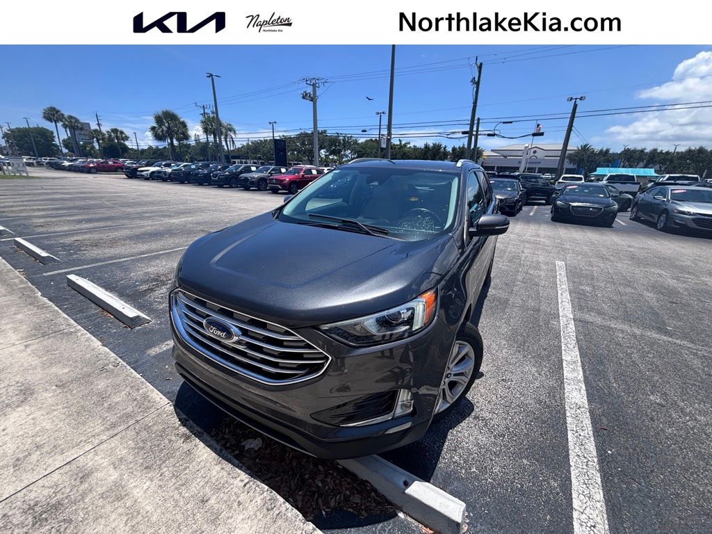 2020 Ford Edge Titanium's photo