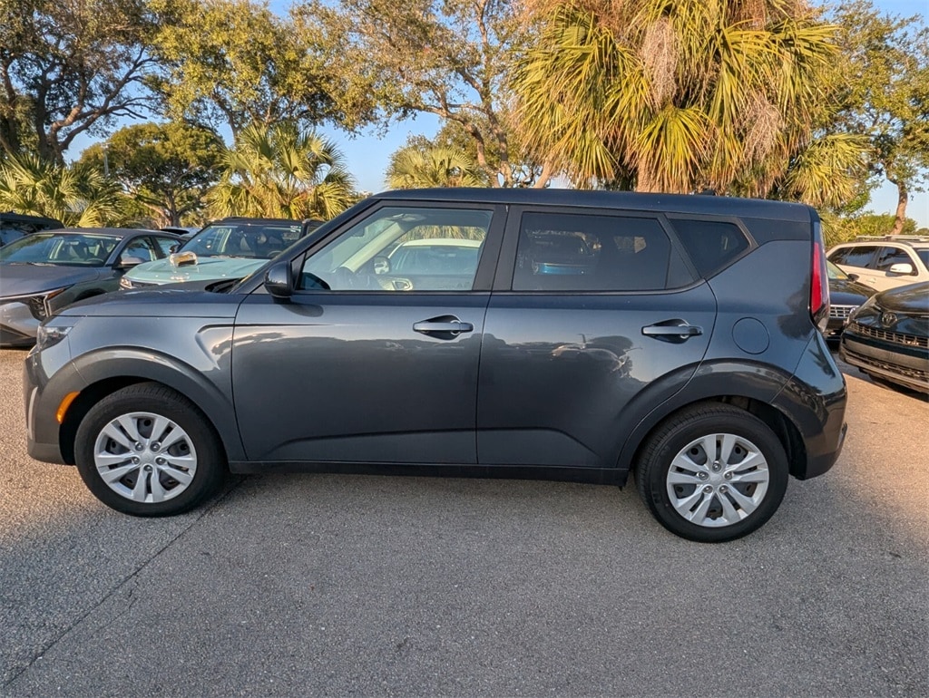 2023 Kia Soul LX photo 4