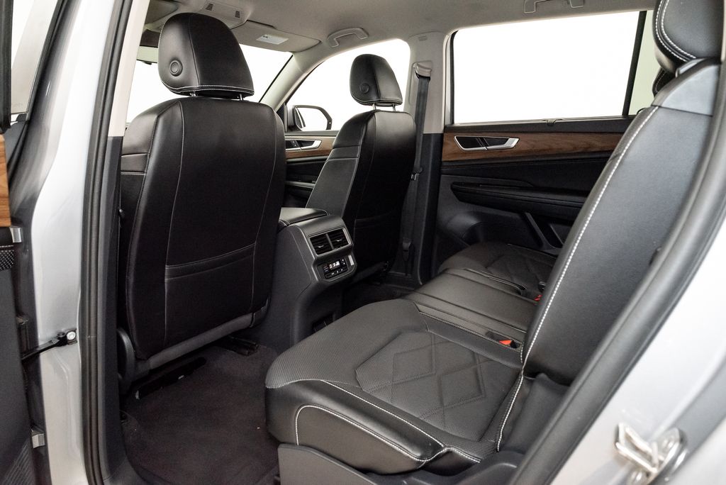 2024 Volkswagen Atlas SE w/Tech - Photo 25