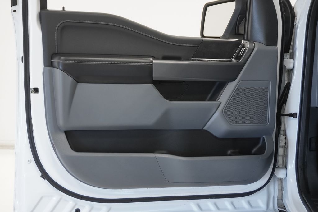 2025 Ford F-150 XLT - Photo 11