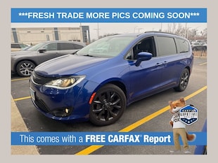 2018 Chrysler Pacifica Touring L Van