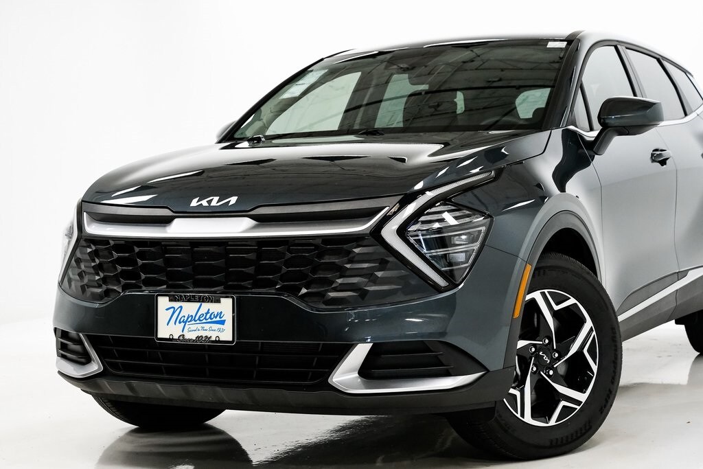 2024 Kia Sportage LX photo 2