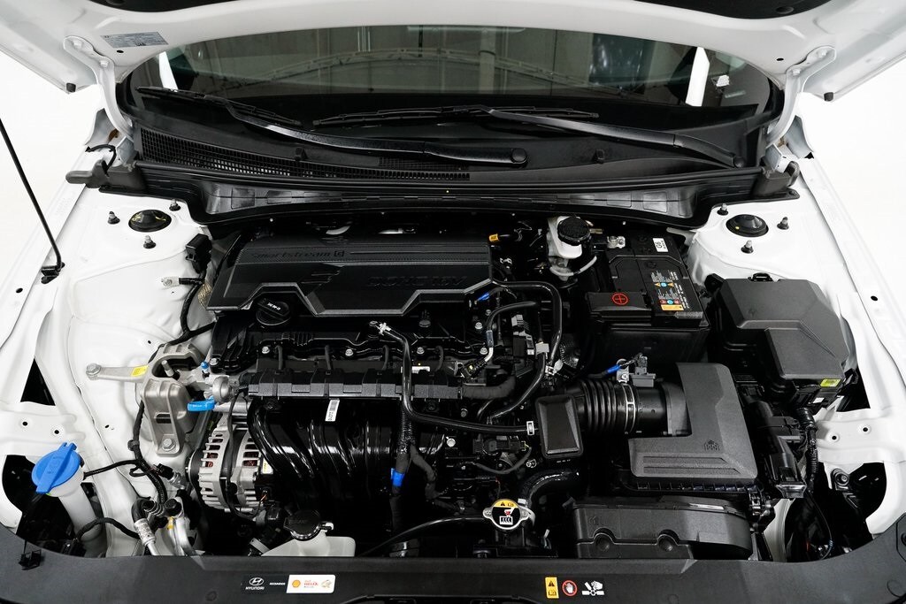 2025 Hyundai Elantra SEL Convenience photo 3