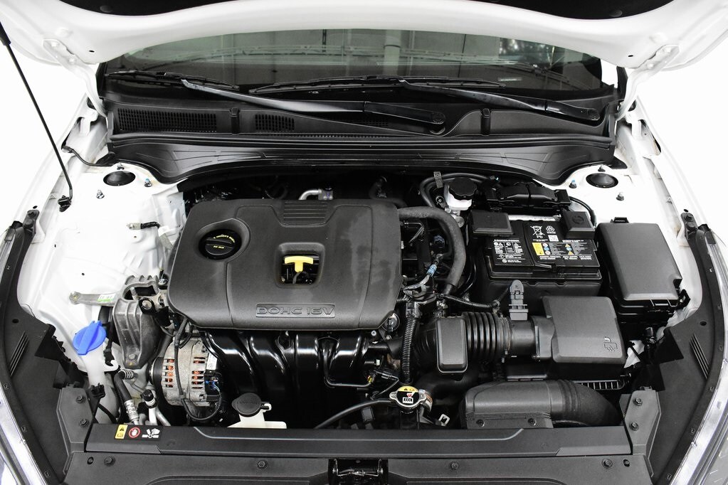 2023 Kia Forte LXS photo 2