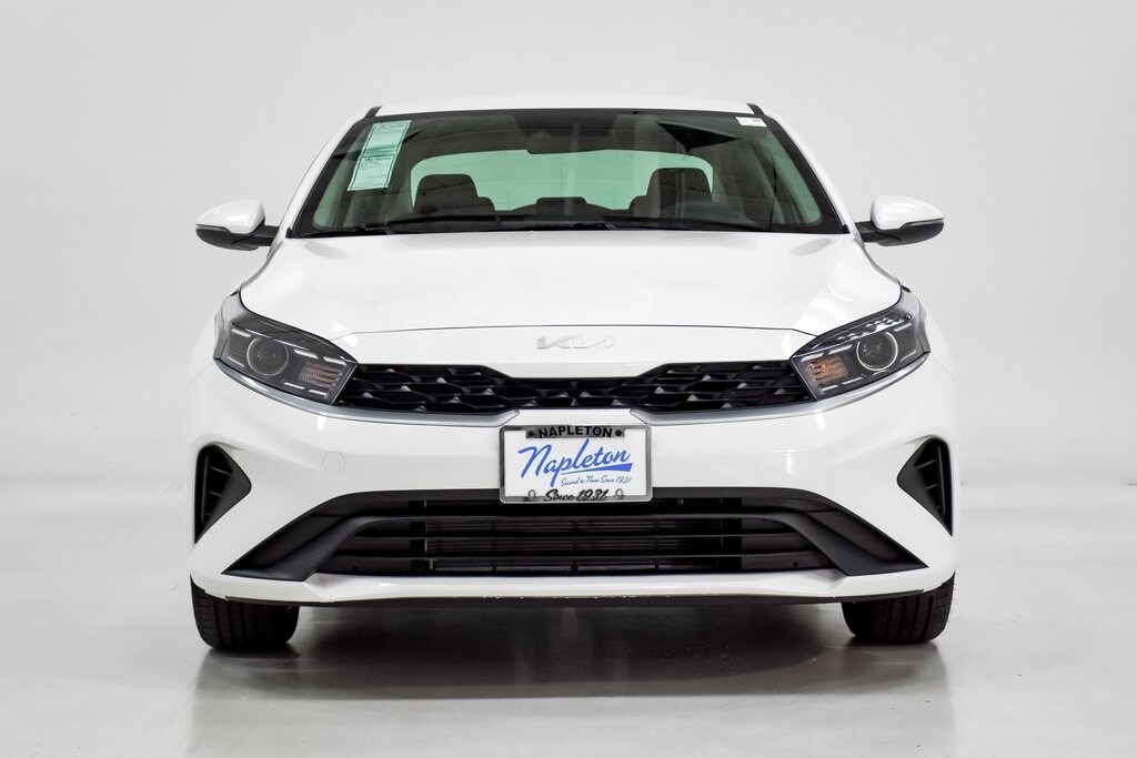 2023 Kia Forte LXS photo 3