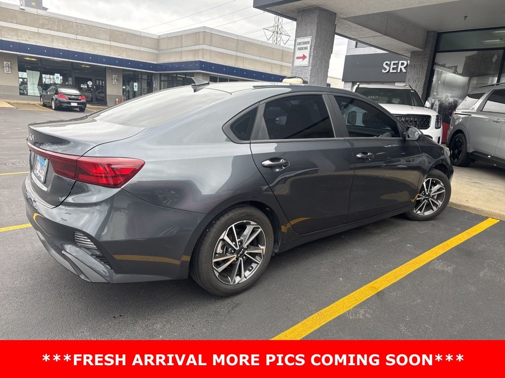 2023 Kia Forte LXS photo 3