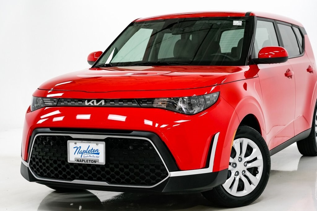 2023 Kia Soul LX photo 2