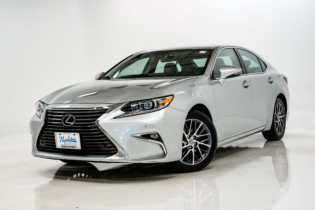 2016 Lexus ES 350's photo