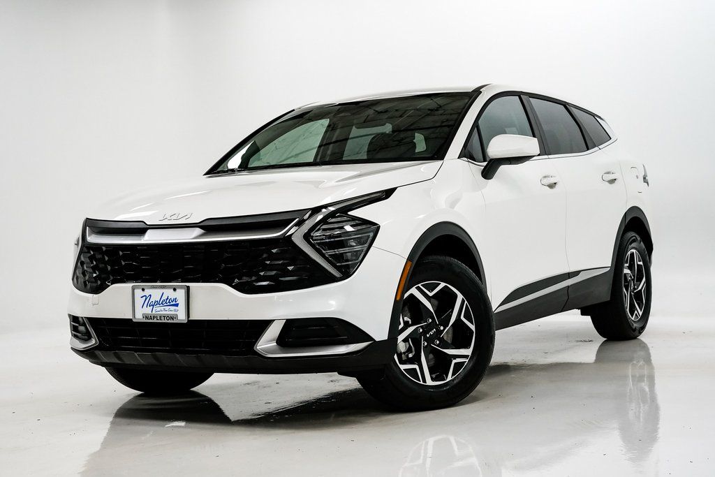 2024 Kia Sportage LX's photo