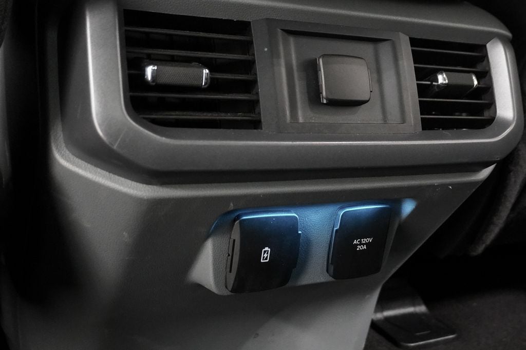 2025 Ford F-150 XLT - Photo 27