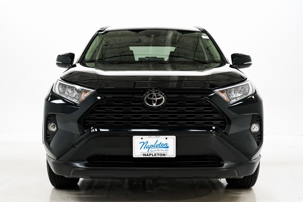 2019 Toyota RAV4 XLE photo 4
