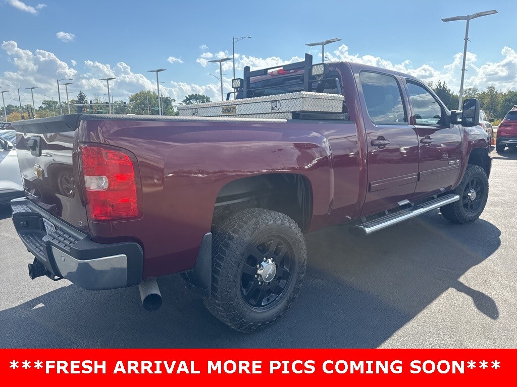 2014 Chevrolet Silverado 2500HD LT photo 2