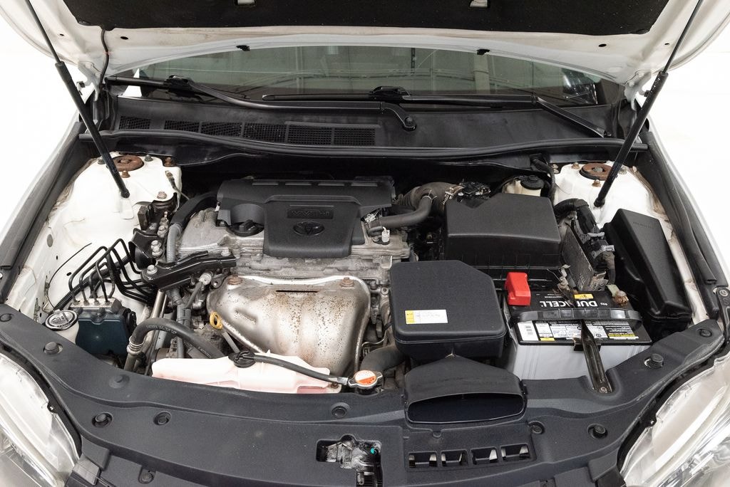 Used 2016 Toyota Camry SE Sedan