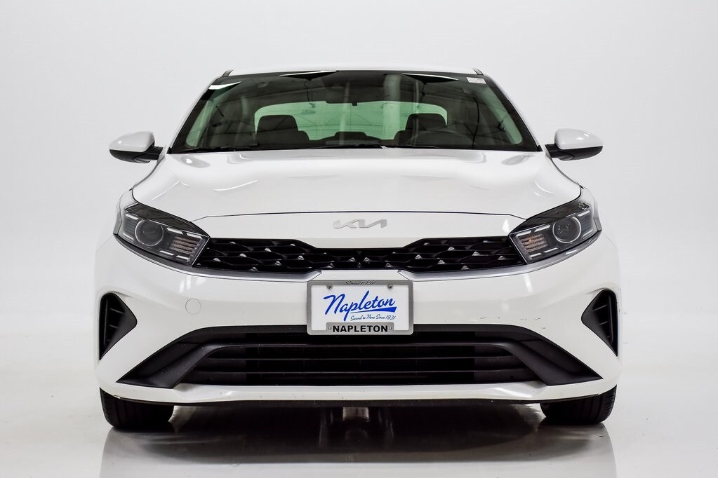 2023 Kia Forte LXS photo 3