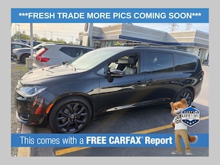 2020 Chrysler Pacifica Limited Van Passenger Van