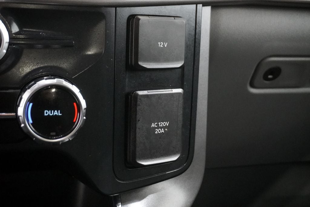 2025 Ford F-150 XLT - Photo 22