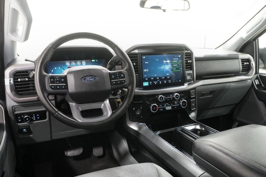 2025 Ford F-150 XLT - Photo 10