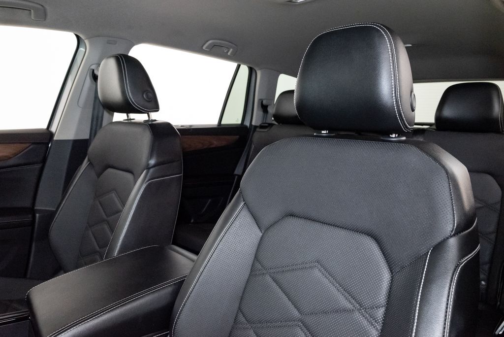 2024 Volkswagen Atlas SE w/Tech - Photo 11