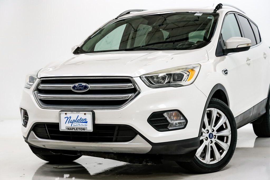 2017 Ford Escape Titanium photo 2