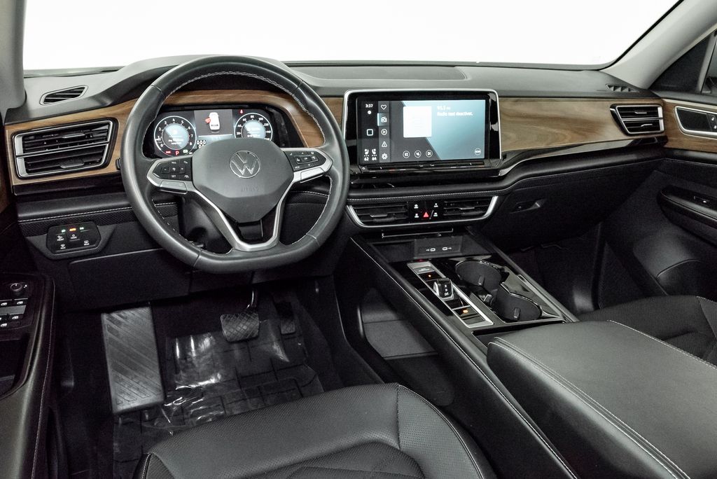 2024 Volkswagen Atlas SE w/Tech - Photo 7