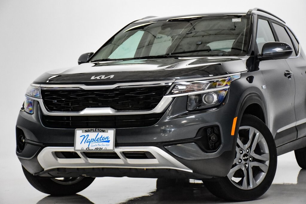 2023 Kia Seltos S photo 2