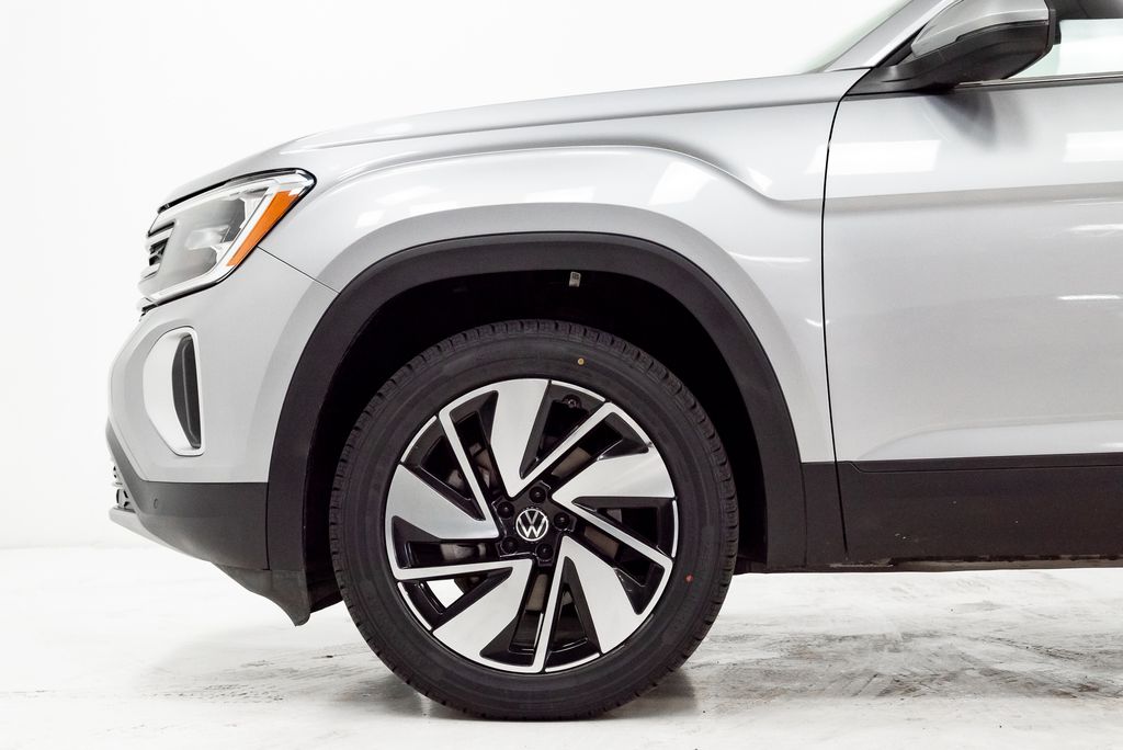 2024 Volkswagen Atlas SE w/Tech - Photo 30